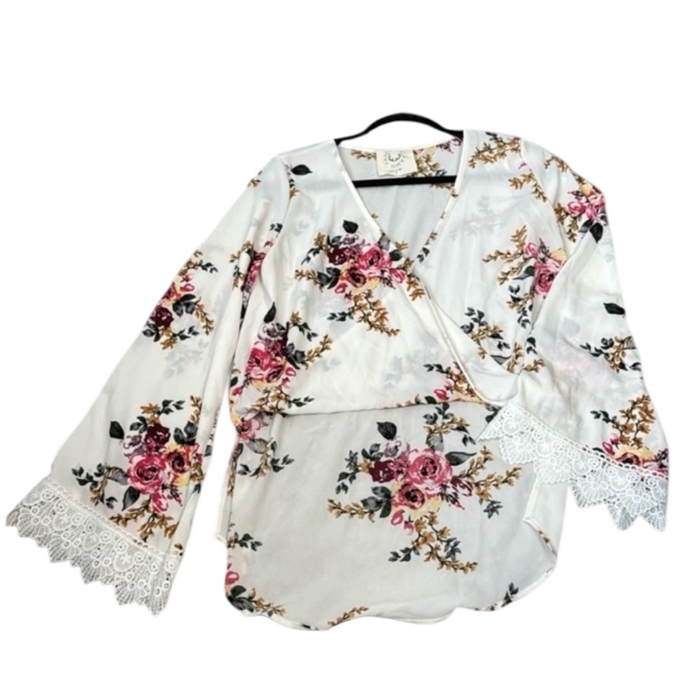 NanaMacs Fantastic Fawn Humble Request Surplice Floral Top (Ivory) SMALL NEW